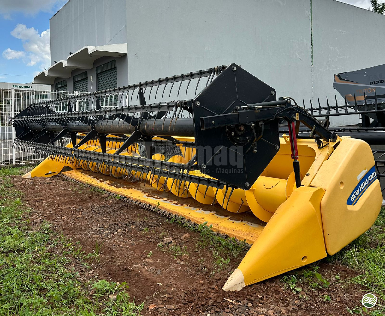 PLATAFORMA COLHEITADEIRA NEW HOLLAND SOJA Triamaq Tratores UBERLANDIA MINAS GERAIS MG